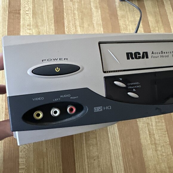 RCA VR546 VR637 VR637HF VCR 4-Head Mono VHS Tape Player AccuSearch No Remote - Picture 6 of 13